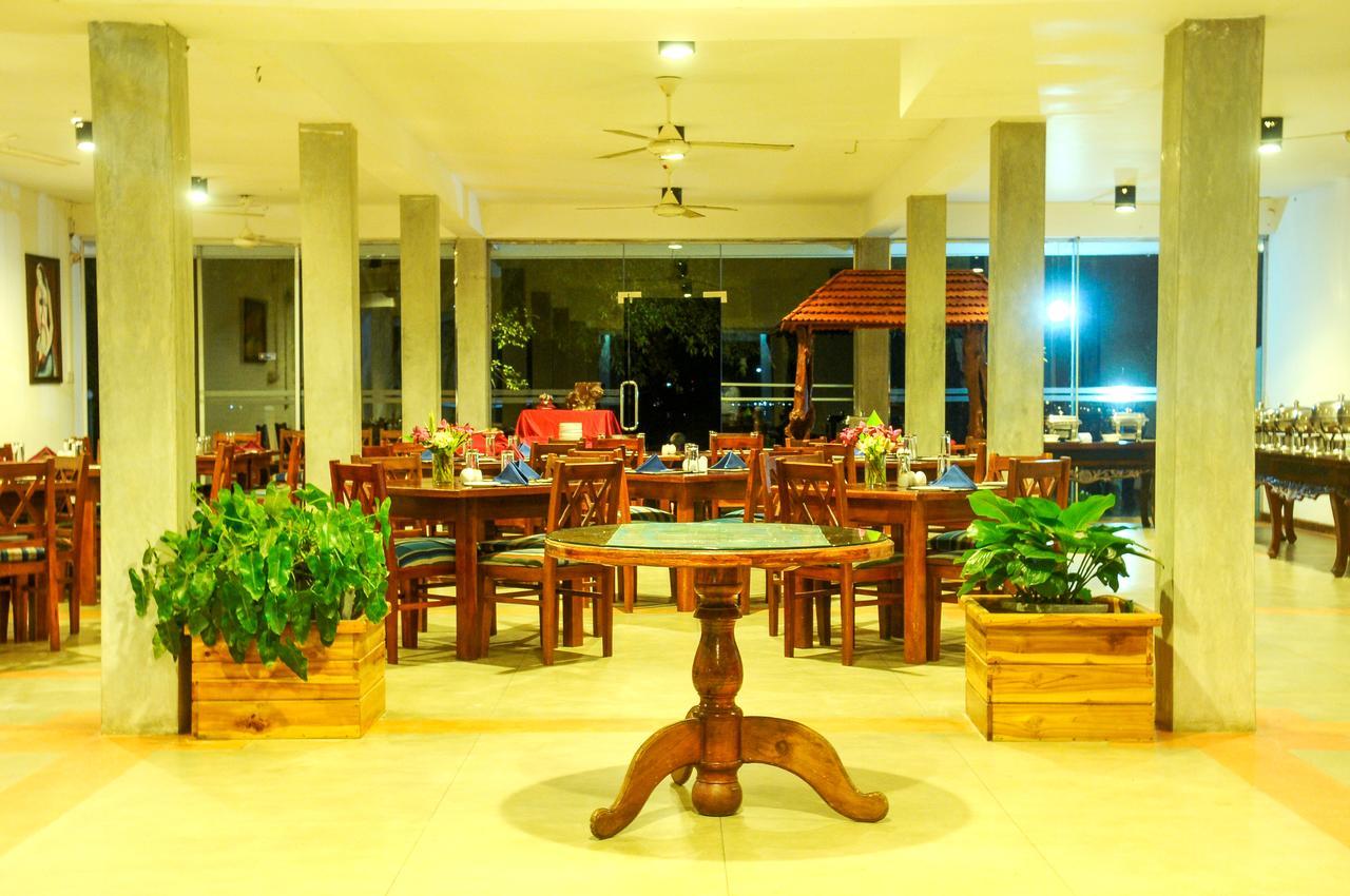 Lake Wind Hotel Tissamaharama Exteriér fotografie