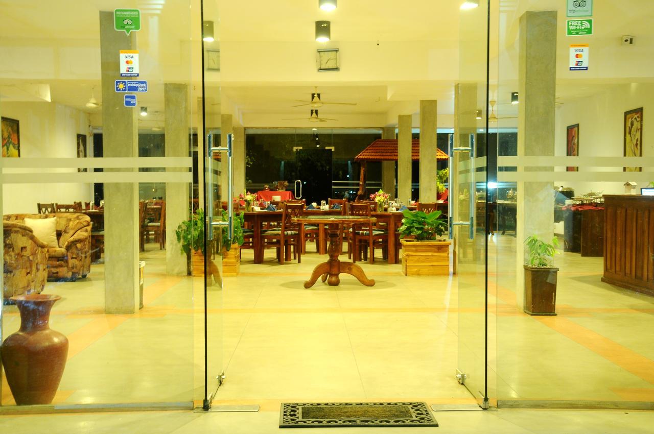 Lake Wind Hotel Tissamaharama Exteriér fotografie